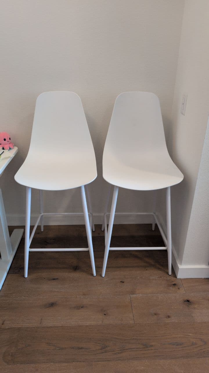 Set of 2 Article Svelti Counter Stools, White